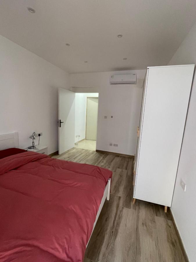 Appartement of two bedrooms in Sliema Buitenkant foto