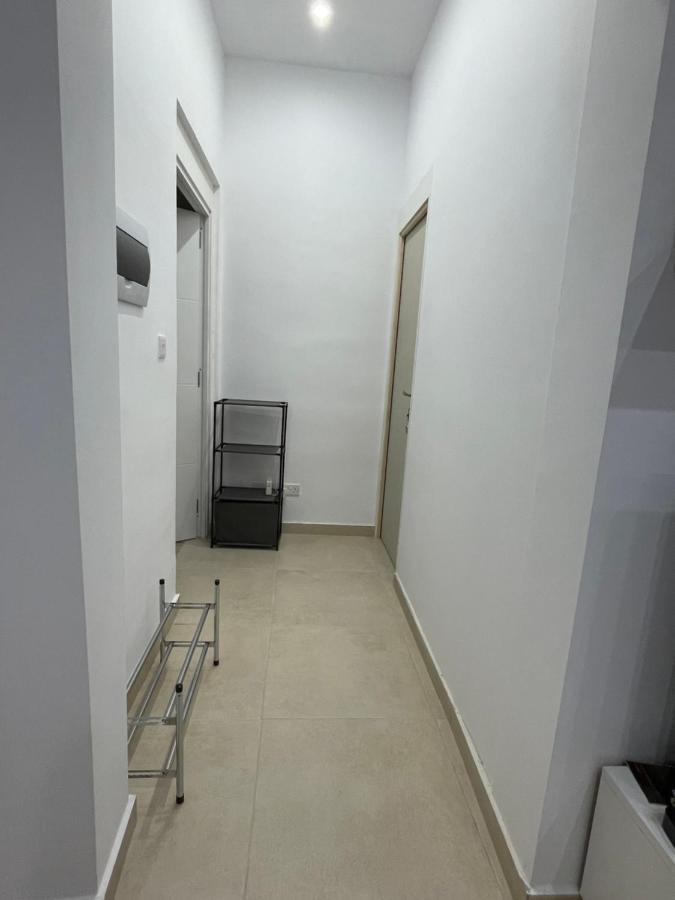 Appartement of two bedrooms in Sliema Buitenkant foto