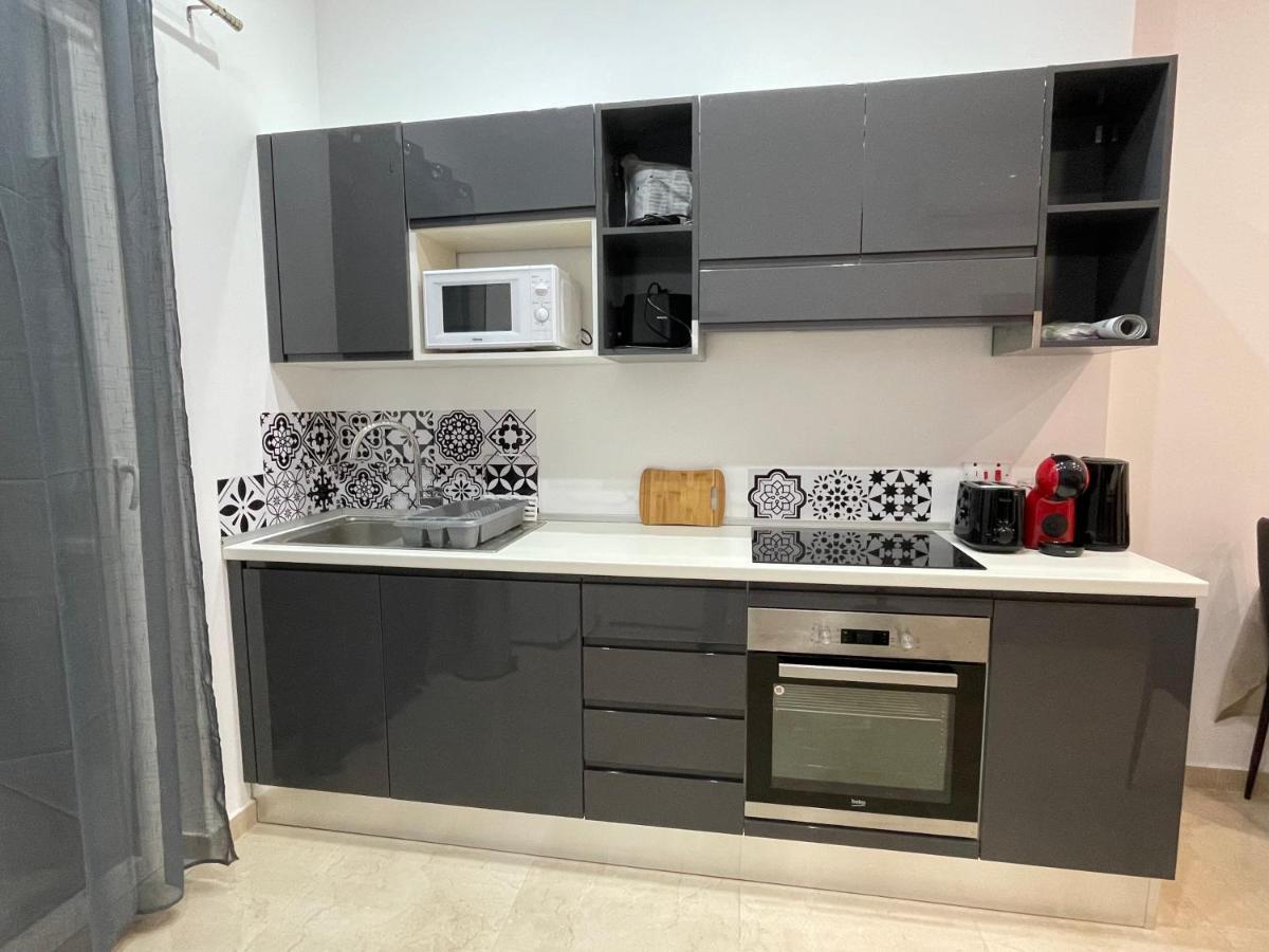 Appartement of two bedrooms in Sliema Buitenkant foto