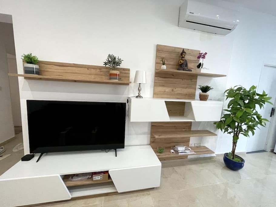 Appartement of two bedrooms in Sliema Buitenkant foto