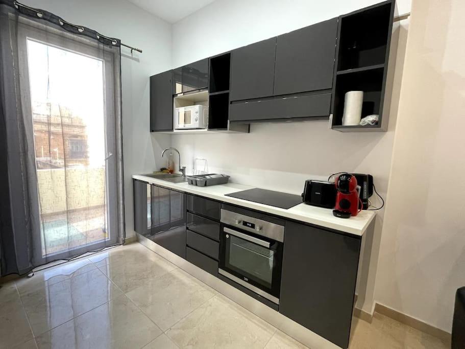 Appartement of two bedrooms in Sliema Buitenkant foto