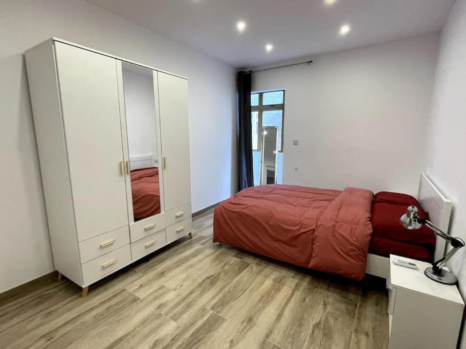 Appartement of two bedrooms in Sliema Buitenkant foto